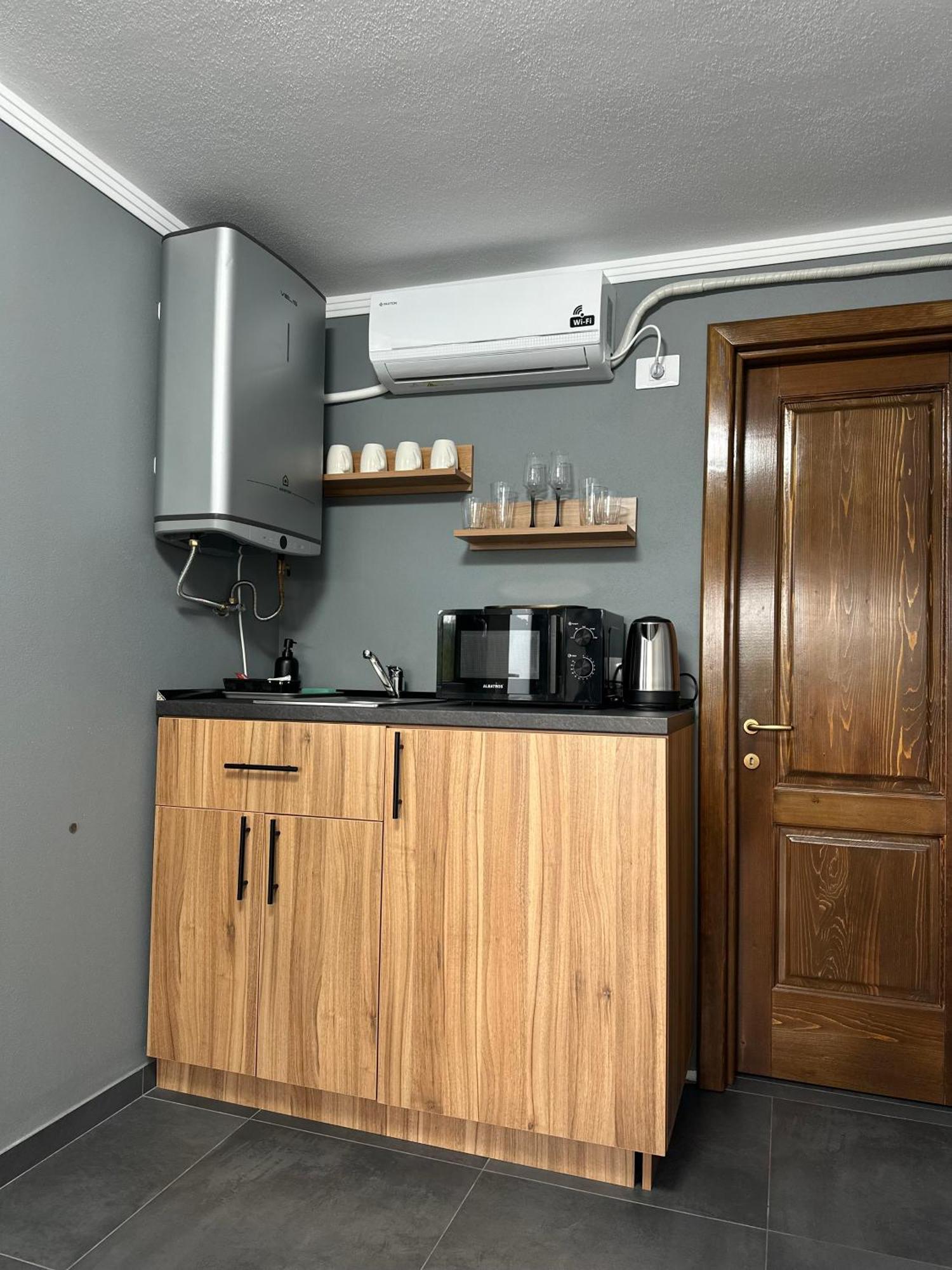 Kubiq Transalpina Villa Petresti Luaran gambar